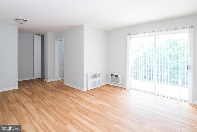Building Photo - 706 Nottingham Rd Unit 7061B Rental