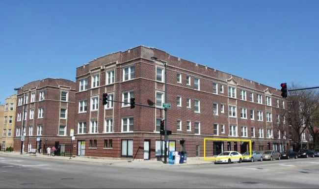 2000 W Foster Ave