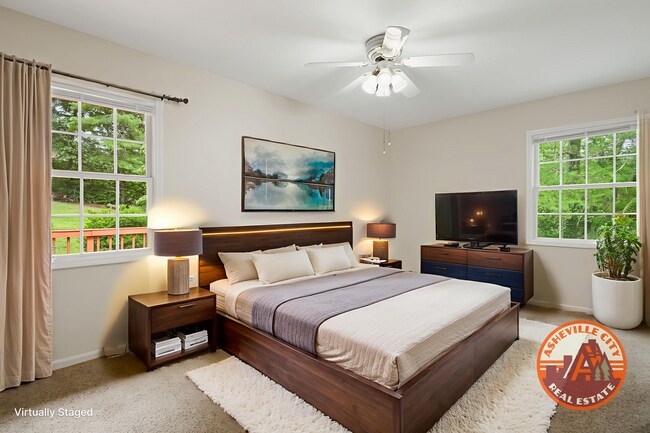 3 Bedroom Home in North AVL with - Image
