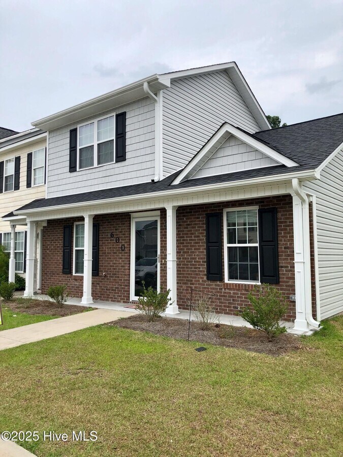 Photo - 600 Streamwood Dr