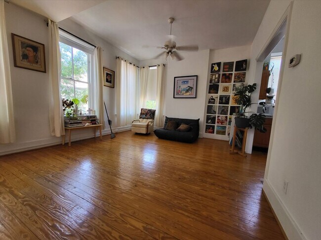 Photo - 228 W Broad St Unit 3