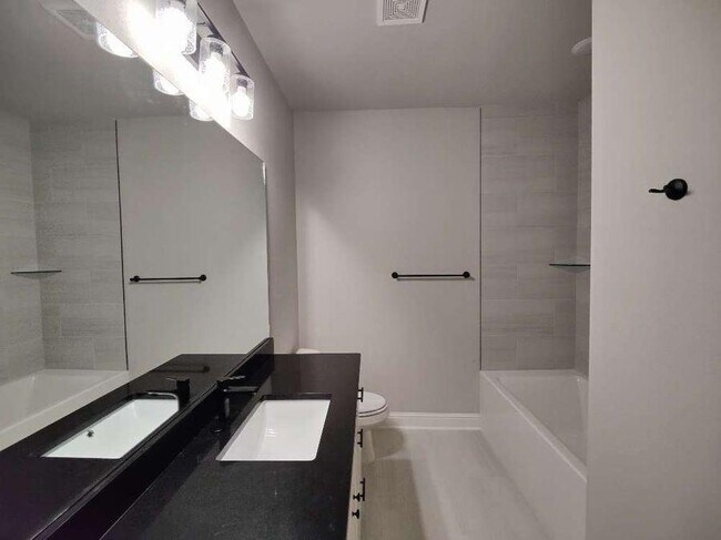 Photo - 19 Ventnor Cir