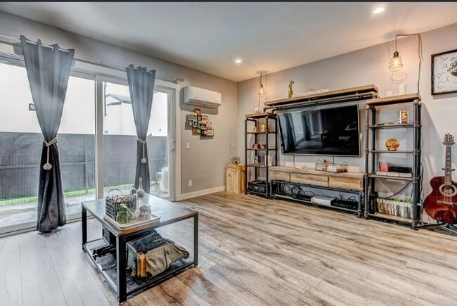 Photo - 8027 Caminito de Pizza Unidad F