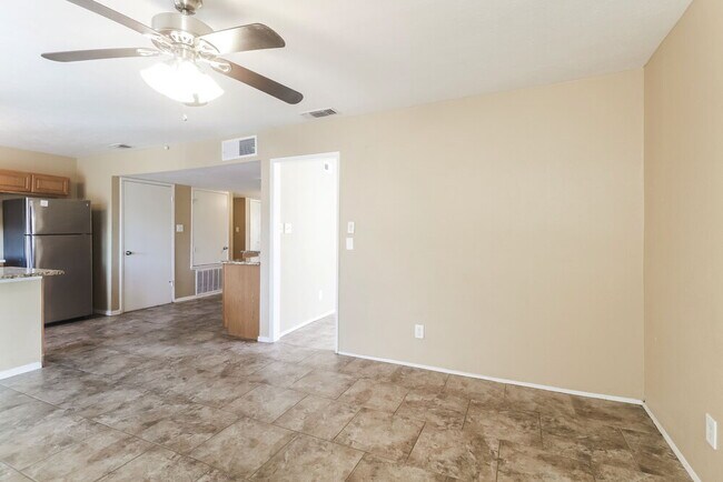 7522 Christie Ln