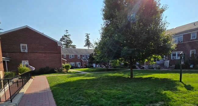 Building Photo - 73 Hope St Unit C