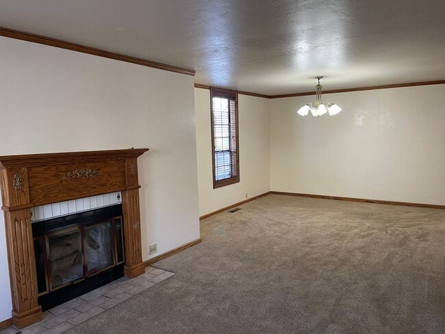 Photo - 535 Upham St