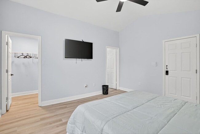 Photo - 312B Louise Lane, B