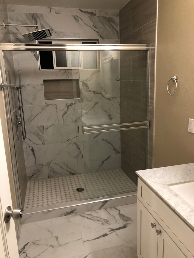 Building Photo - 1015 Tulane Ave Unit 1015 Tulane