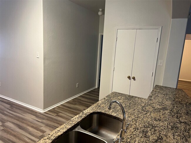 Photo - 1907 Cold River Dr