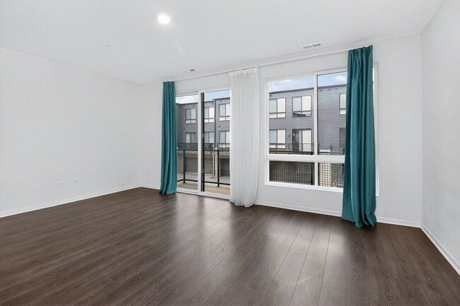 Photo - 1276 Lakepointe Dr