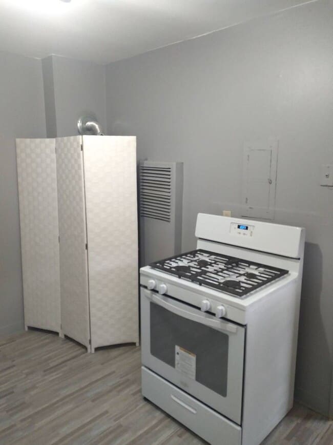 Photo - 4 Success Realty now offering this 1 bedro...
