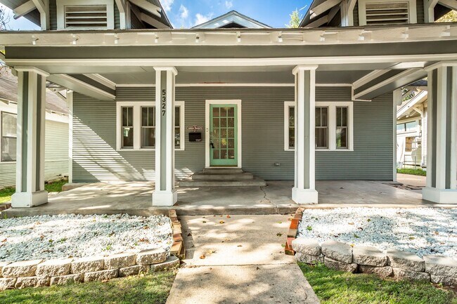 Photo - 2/2 Junius Heights Charmer with Modern Updates