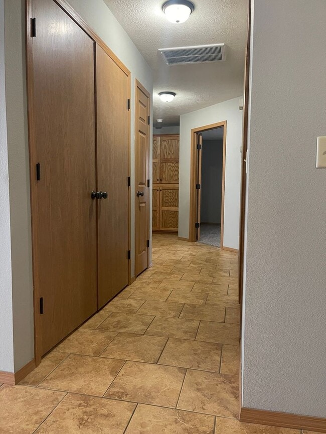 Photo - 705-707 E Watermill Cir