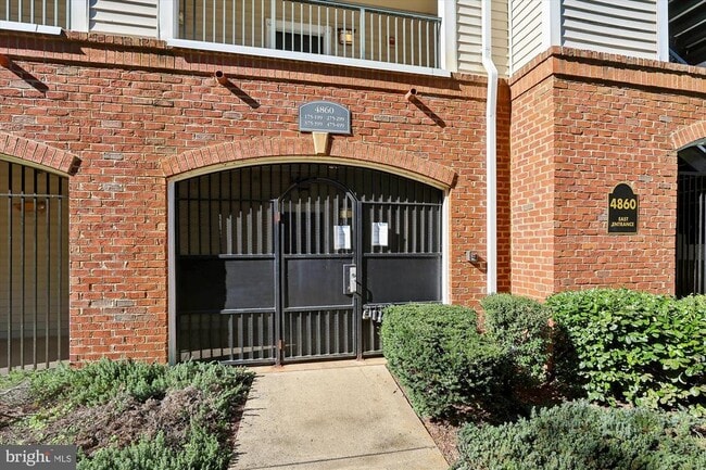 Photo - 4860 Eisenhower Ave Unit 297