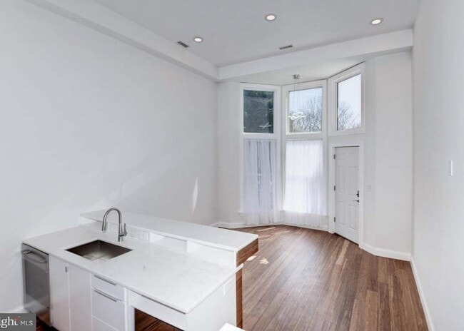 Photo - 4600 Kenmore Dr NW Unit Private Apartment