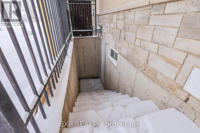 Photo - 1527 Merrittville Hwy