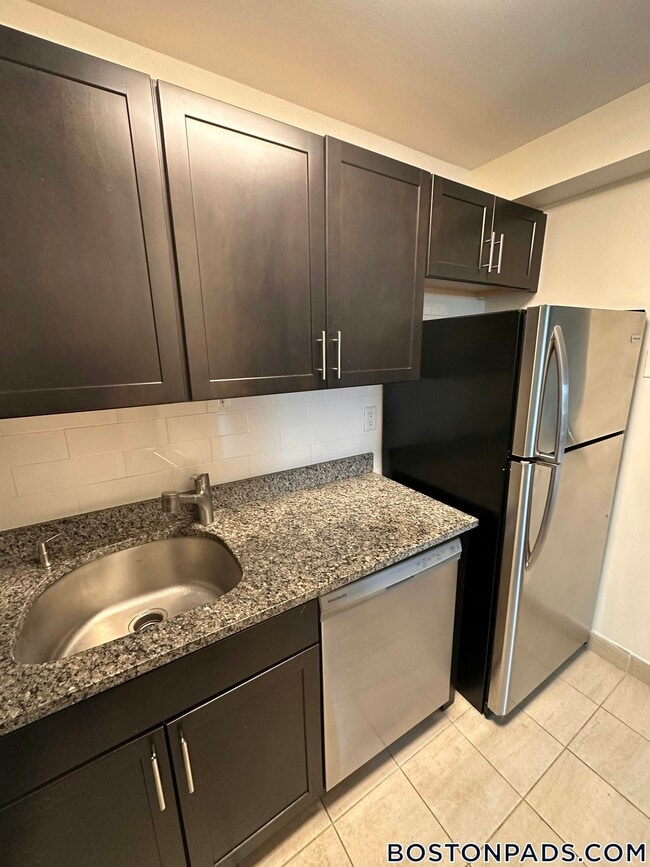 185 Freeman St Unit 746