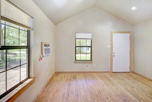 Photo - 10521 Tanyard Rd