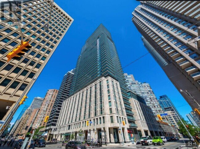 Photo - 955 Bay St. Unité 1715