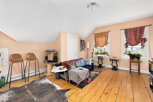 Photo - 54 Barton St Unit 3