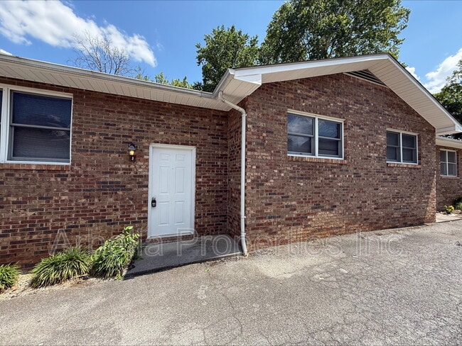Photo - 935 Kendrick Creek Rd Unit Apt 3