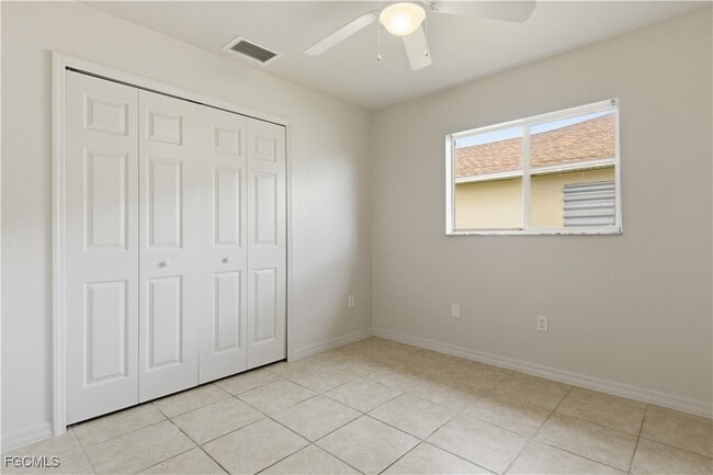 Building Photo - 516-518 SE 5th Pl