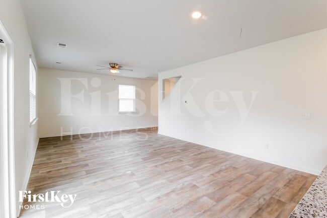 Photo - 114 Whispering Wood Dr