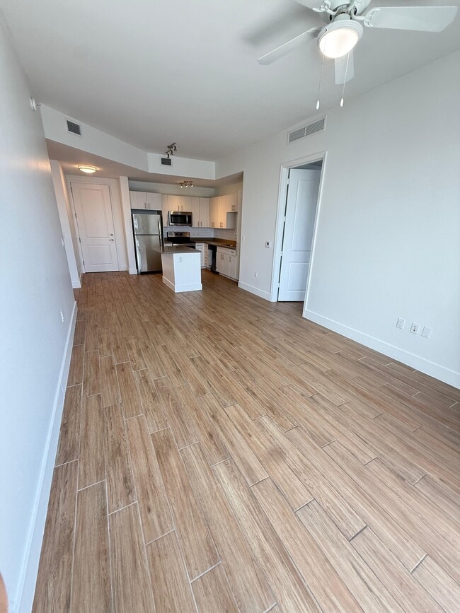 Building Photo - 2164 NE 167th St Unit B8