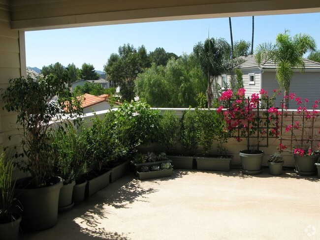 deck overlooking the Santa Monica Mountain - 1101 Cherokee Rental