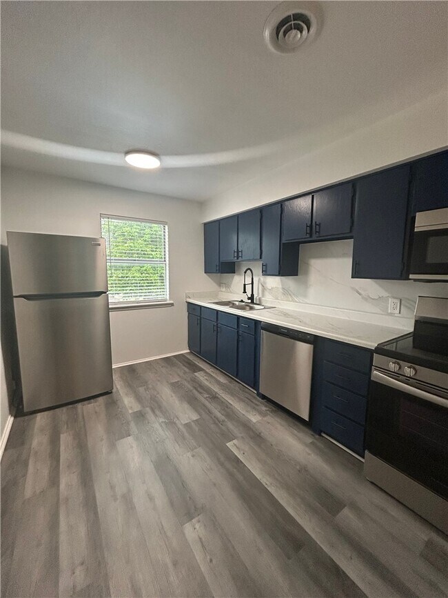 Photo - 1853 W Deane St Unit B