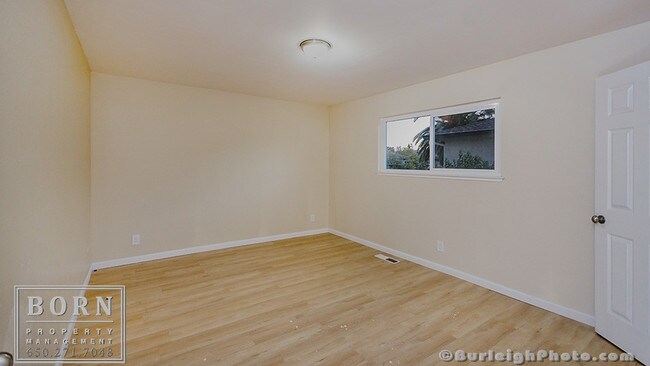 Photo - 992 Cleveland St