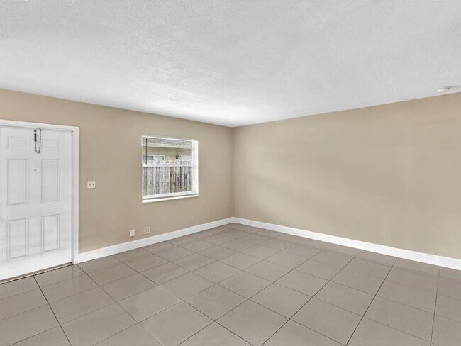 Photo - 705 SW 15th Ave Unidad 3