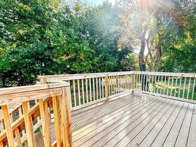 Photo - 92 Woodcliff Rd