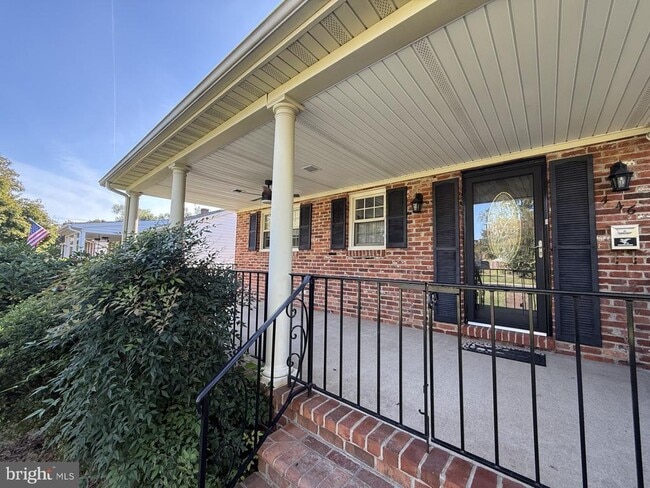 Photo - 446 Hanson Ave