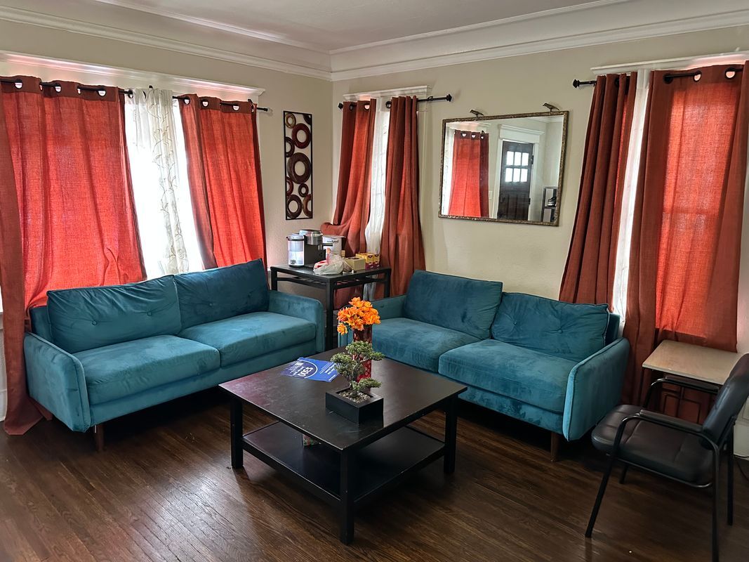 Photo - 1433 W 24th St Unidad B