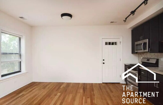 Photo - 2203 W Eastwood Ave Unidad 1NE