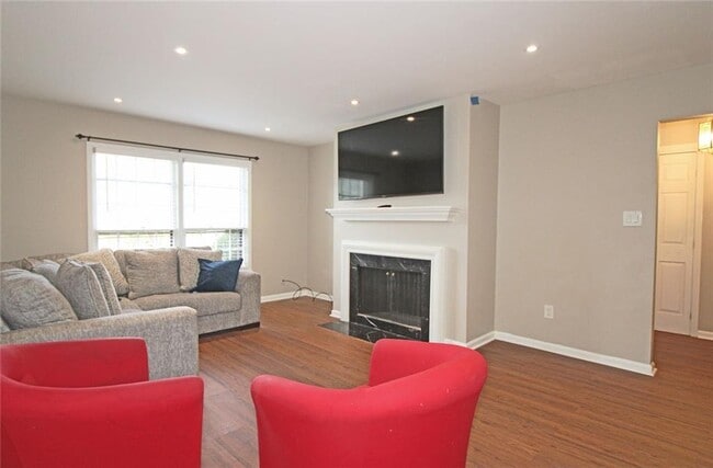 Building Photo - 38 La Rue Pl NW