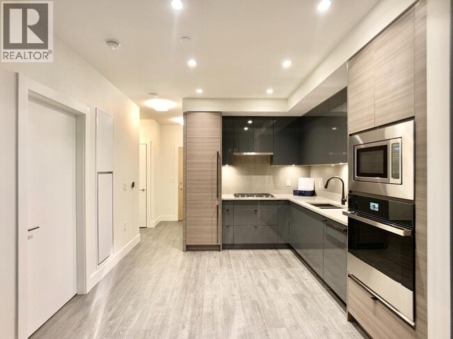 Photo - 3438 Sawmill Cres Unit 418