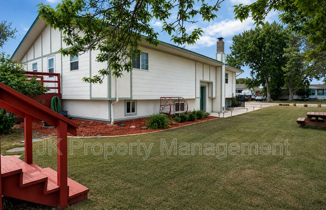 Photo - 2408 Main St
