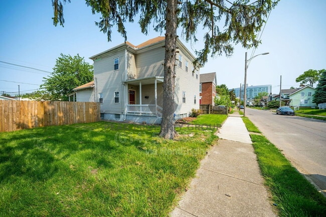 Building Photo - 757 Wager St