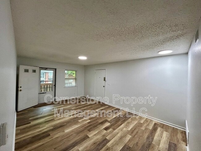 Building Photo - 2506 Redbud Ln Unit The Hamilton