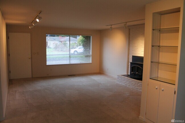 Photo - 10609 NE 46th St