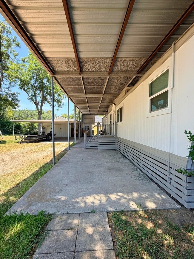 310 E Jack Ave