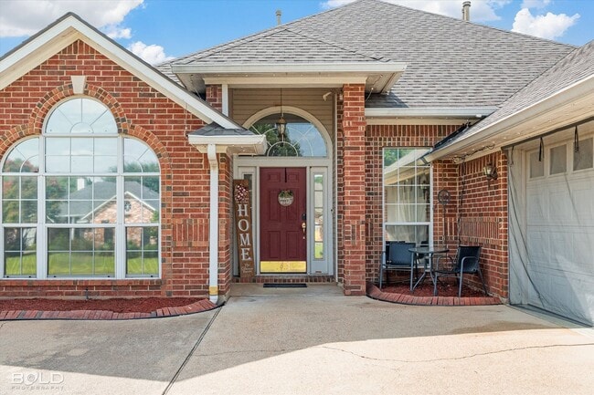 Photo - 4 Bedroom 2.5 Bathroom in Stockwell