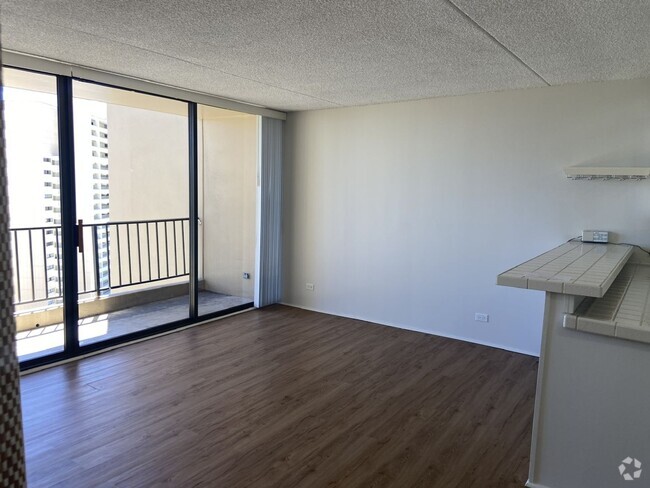 Building Photo - 1 bedroom in Chateau Waikiki Unit 1901 Rental