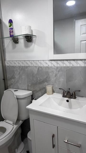 Photo - 2000 NE 51st Ct