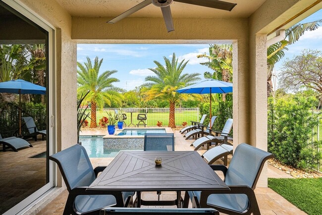 Photo - 494 Enfield Ct