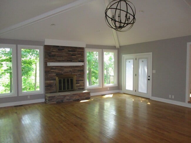Photo - 3 Bedroom 2 Bath Home For Rent Across From The Golf Club!