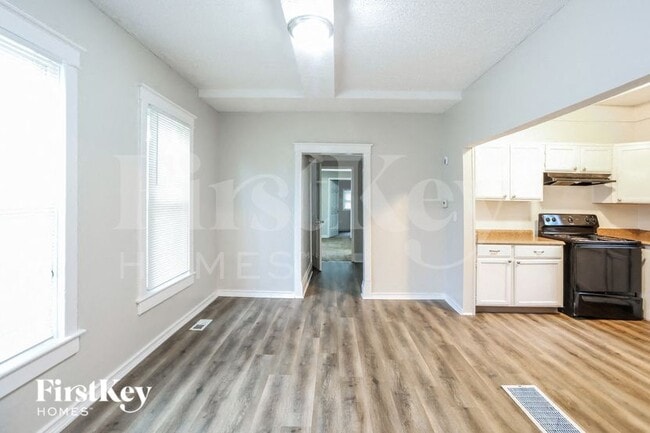 Photo - 2448 Norton Ave