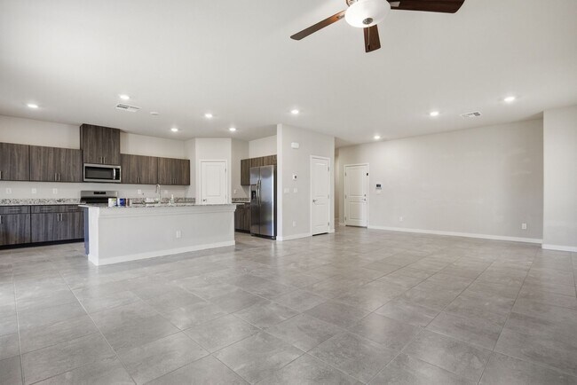 Photo - 3763 Corellia Ave